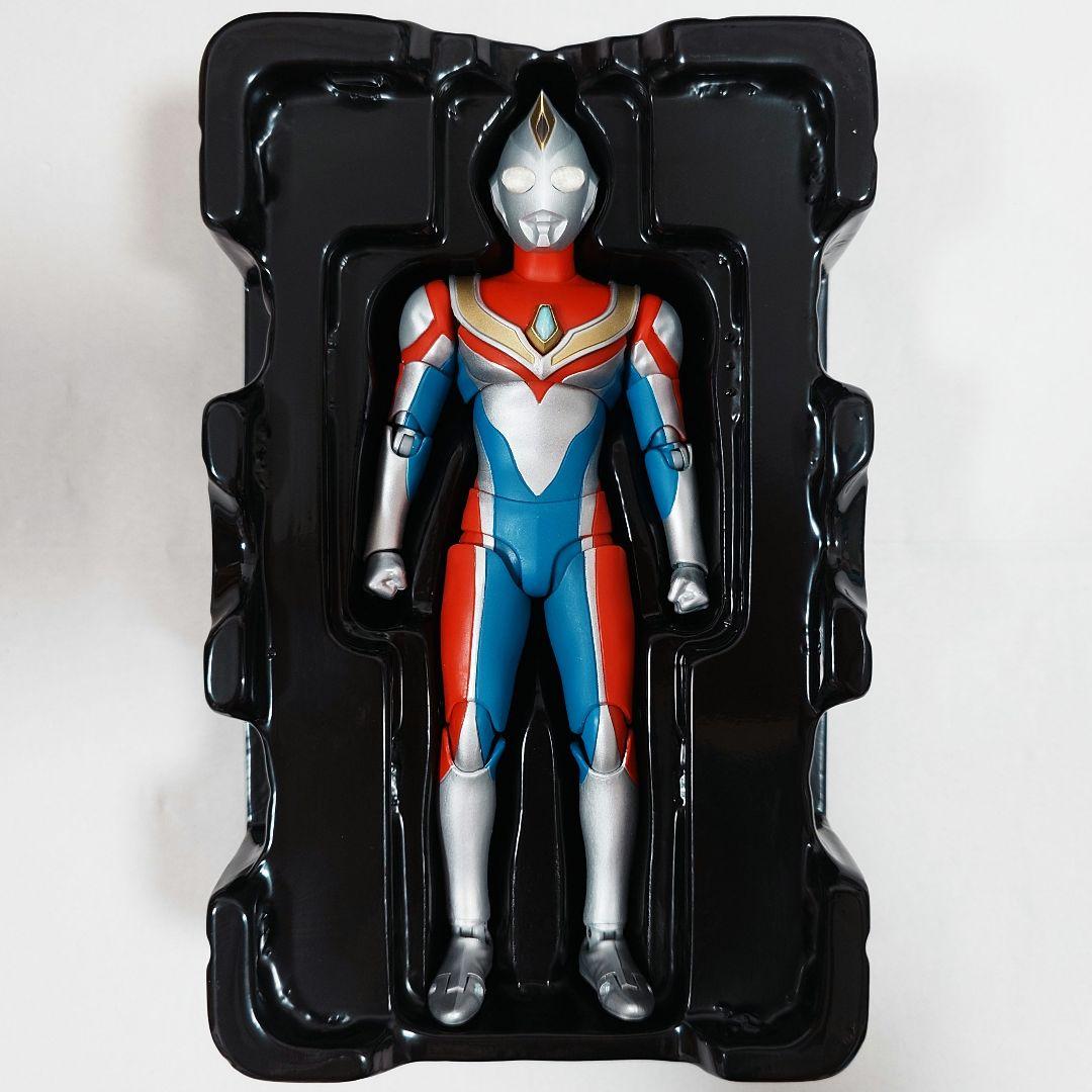 S.H.Figuarts（真骨彫製法）ウルトラマンダイナ フラッシュタイプ