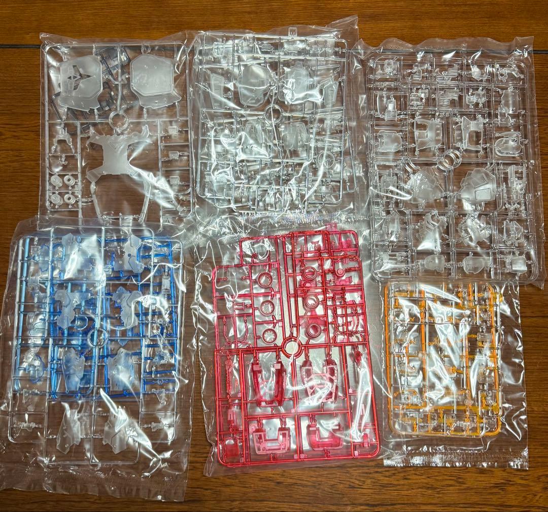 【新品・送料無料】ソロモン1/100ガンダム試作2号機 MLRS+クリア外装