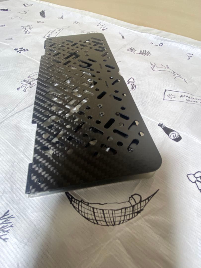 ノイコヤマイコnoicoyamaico カーボン&アルミ　テーブル