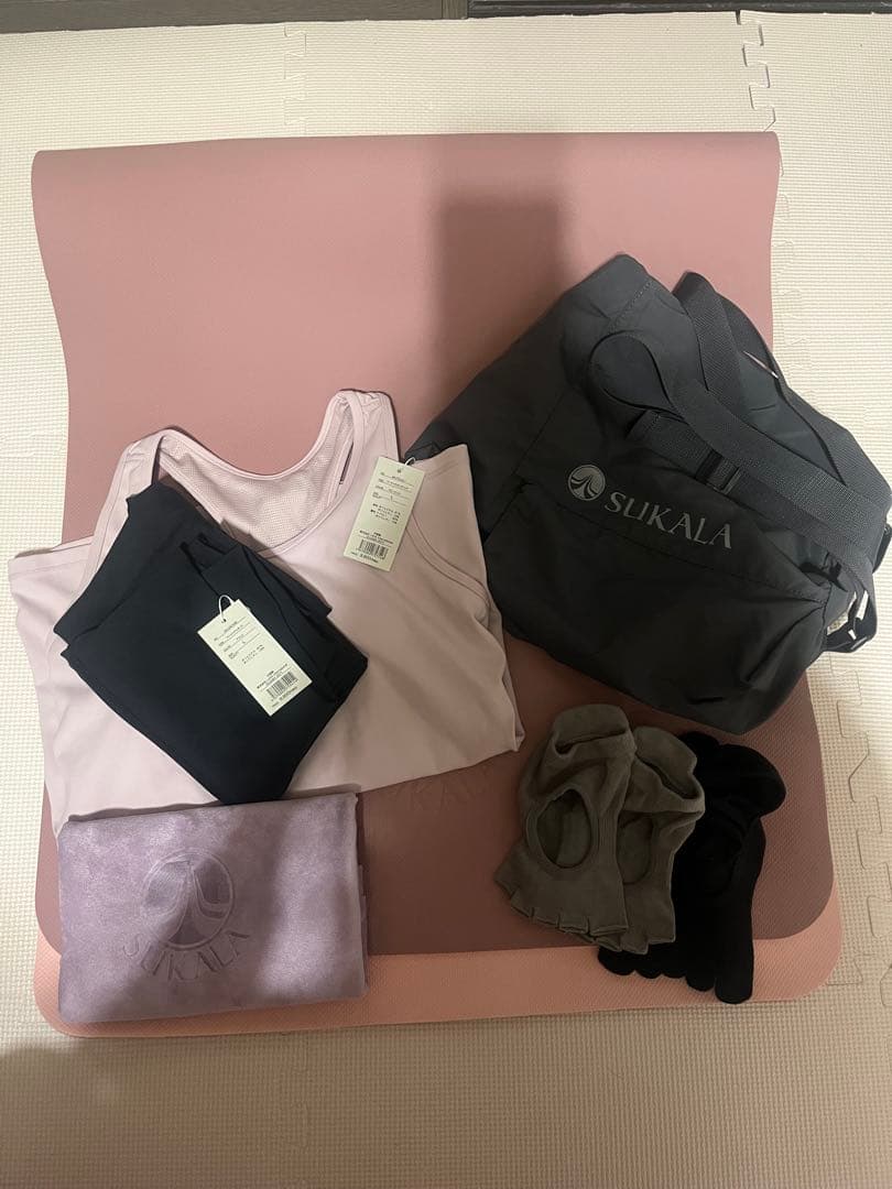 lava ヨガマットとトレーニングウェアセット