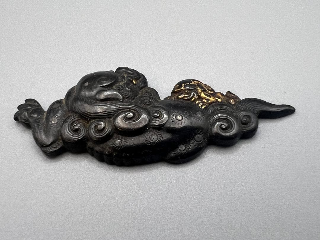 【海】江戸明治金工　獅子親子図　金目　手彫　金具　銅製鍍金　骨董品　箱付