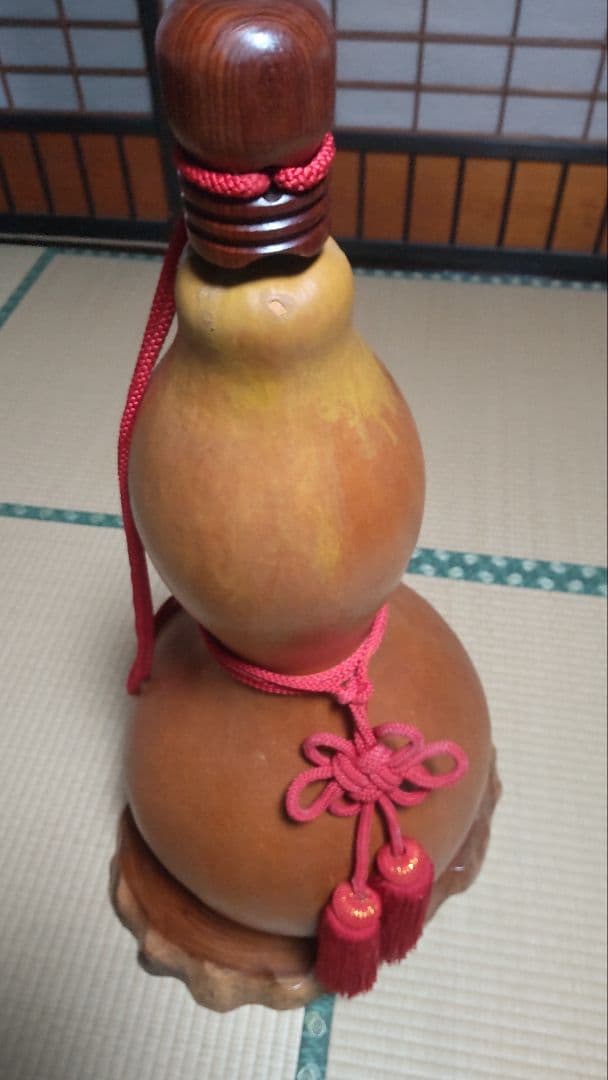 超特大ひょうたん置物、 赤飾り紐付、欅置台セット