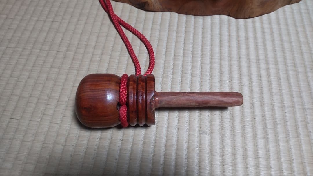 超特大ひょうたん置物、 赤飾り紐付、欅置台セット