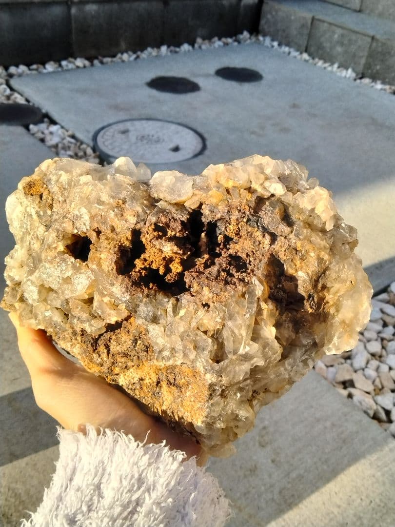 長野県　天然水晶　栗生水晶山産　水晶　原石　1.9キロ　大サイズ　早い者勝ち