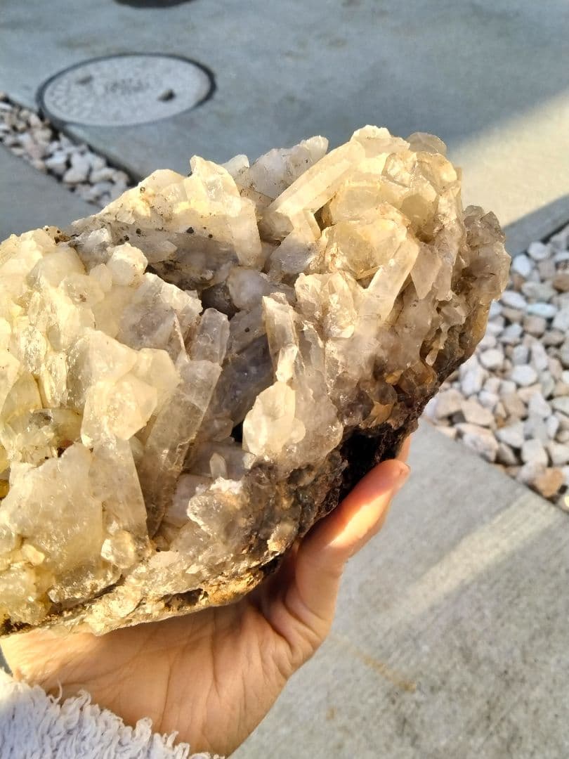 長野県　天然水晶　栗生水晶山産　水晶　原石　1.9キロ　大サイズ　早い者勝ち