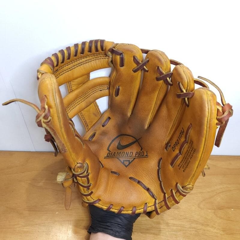 NIKE ナイキ ダイアモンドプロJ トップモデル 内野用 軟式グローブ