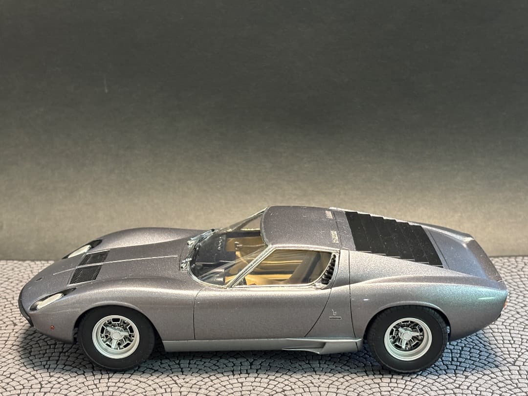 ハセガワ　ランボルギーニミウラ 1/24 完成品