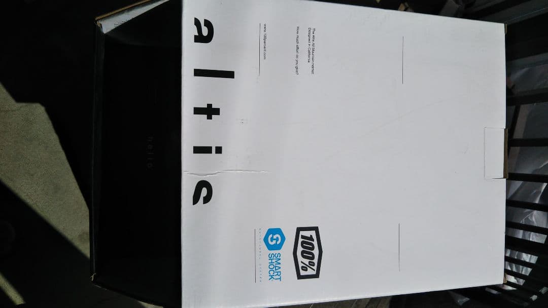 新品未使用 100% Altis グラベル ヘルメット Mサイズ  ブラック色