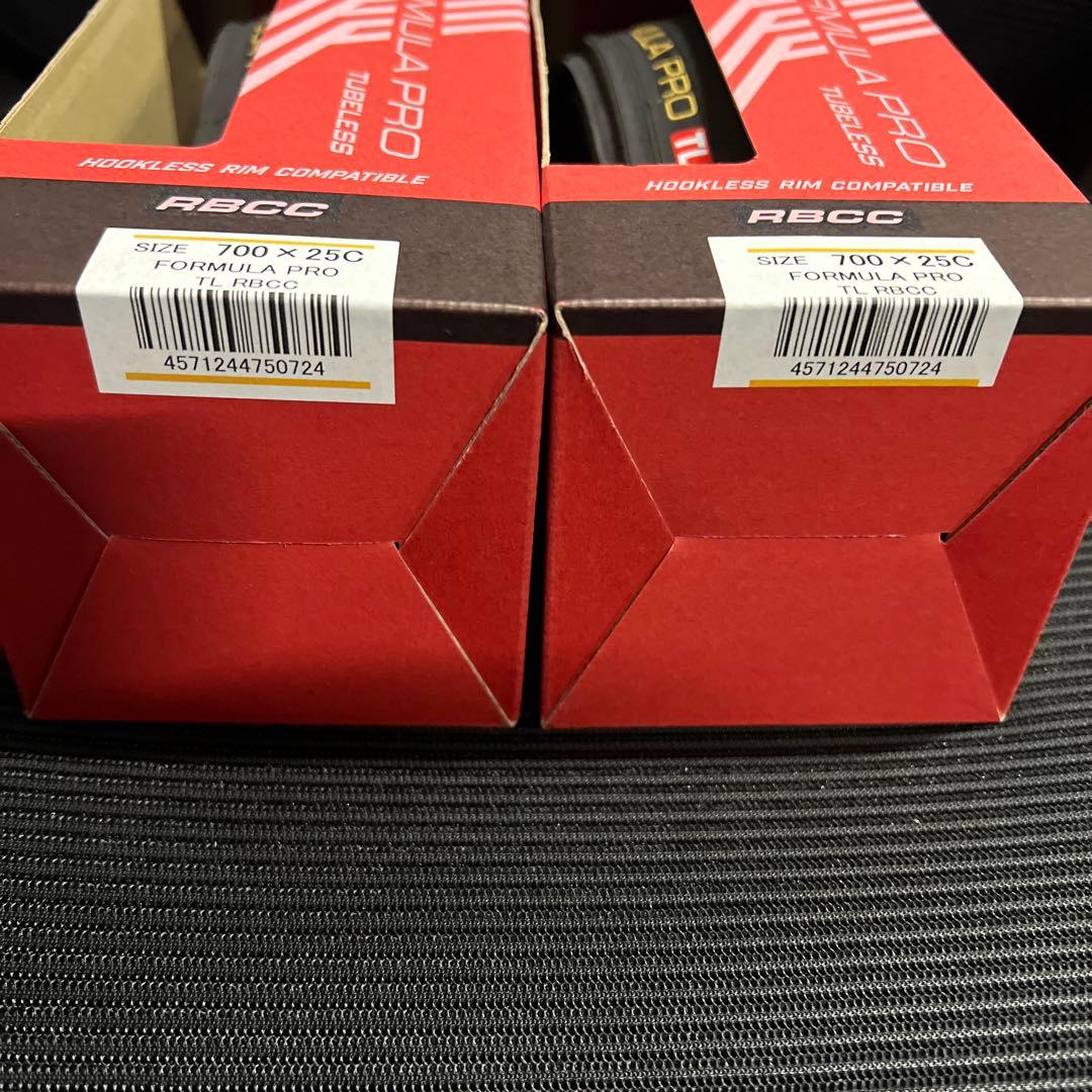 IRC FORMULA PRO 700 x 25C チューブレスタイヤ