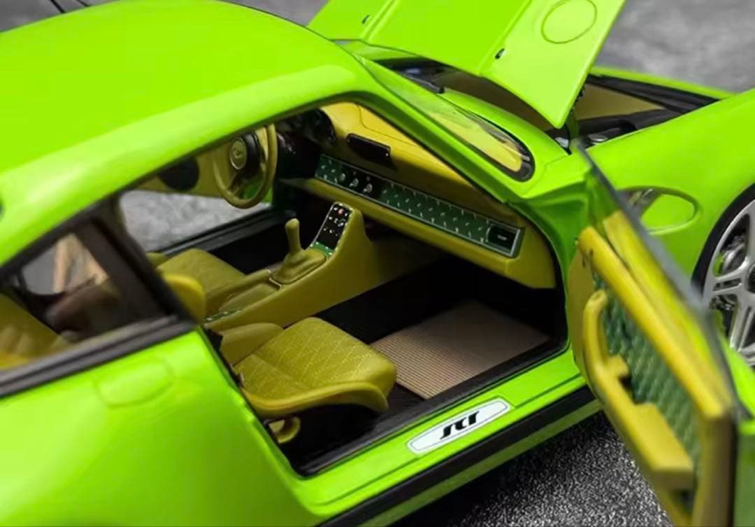 ポルシェ911風1\18スケールモデルミニカー ライムグリーン