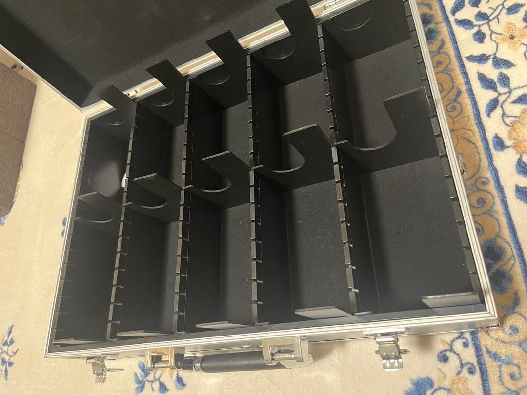 TOYGER アタッシュケース（シルバー） &カードバインダー