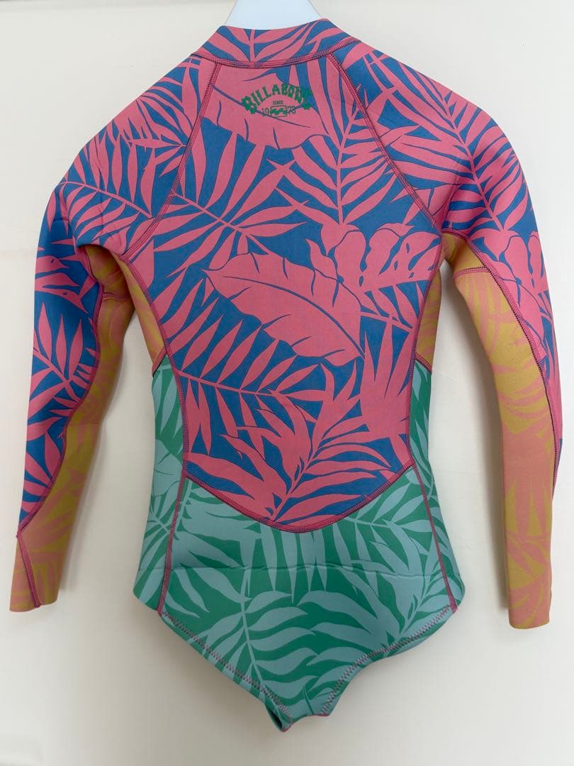 BILLABONG トロピカル柄 ロングスリーブスプリングウェットスーツ