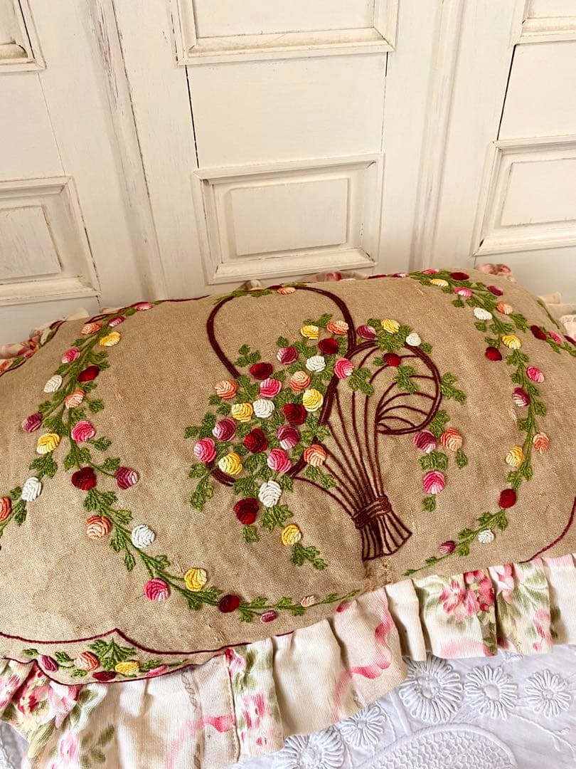 レア★アンティーク⭐︎フラワーバスケット ♪花かご刺繍クッション