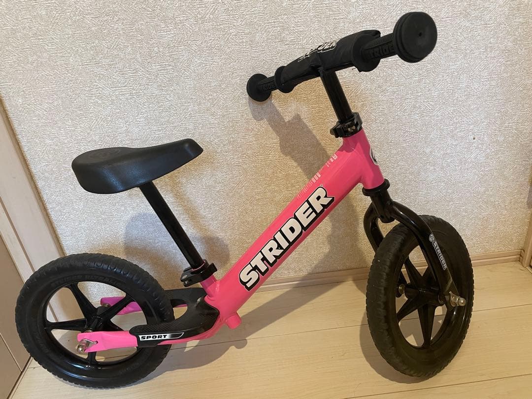 STRIDER スポーツ バランスバイク ピンク