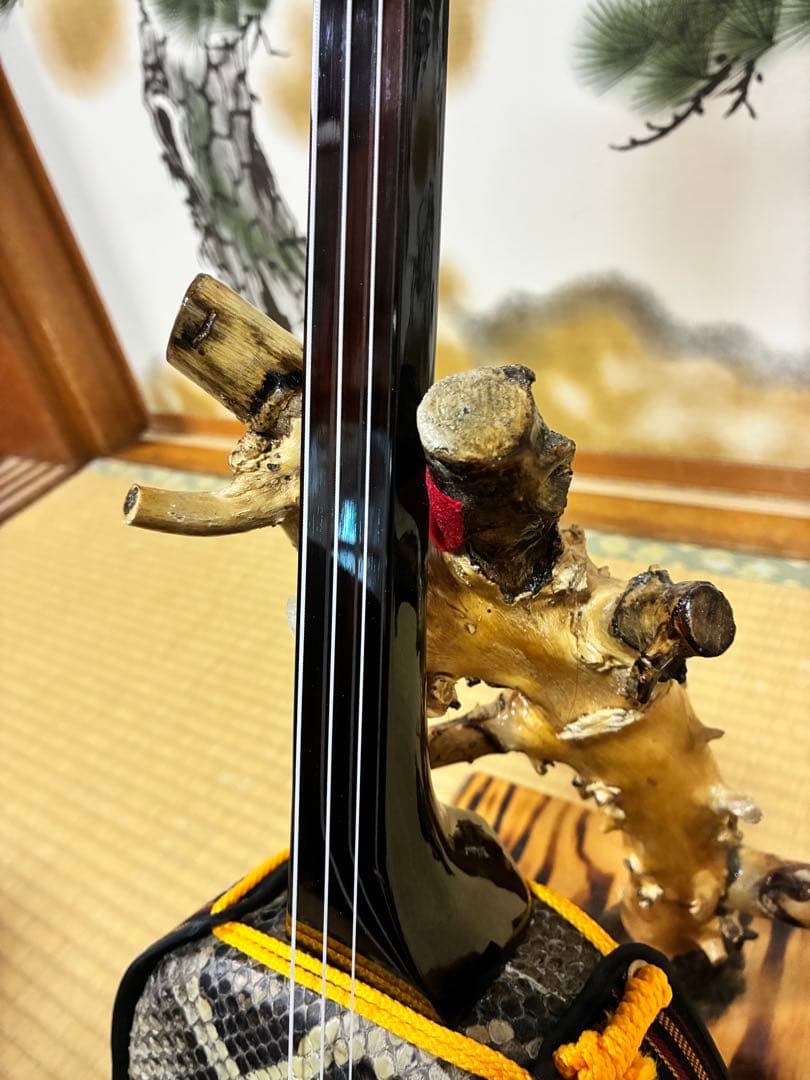 沖縄三線！黒木上質カマゴン！知念大工型！本張り【一枚張り】