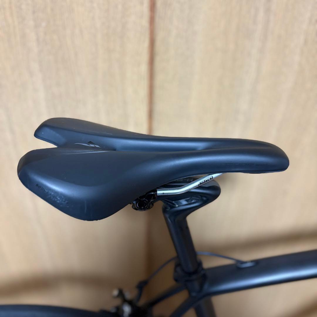 自転車本体 SPECIALIZED ROUBAIX