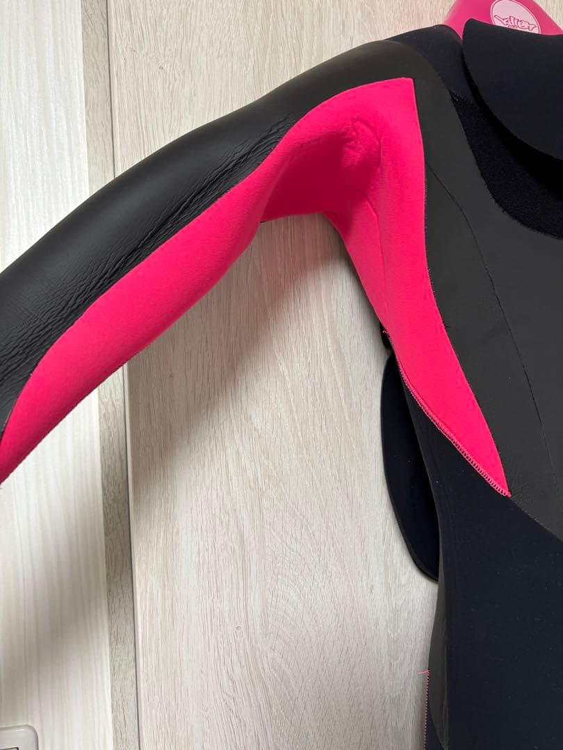 【超美品】セミドライ　フルオーダーウエットスーツ3✖️5mmレディース