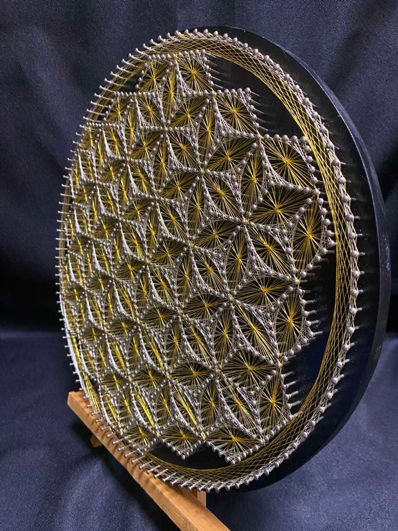 糸掛けアート　糸掛け曼荼羅　ストリングアート　フラワーオブライフ