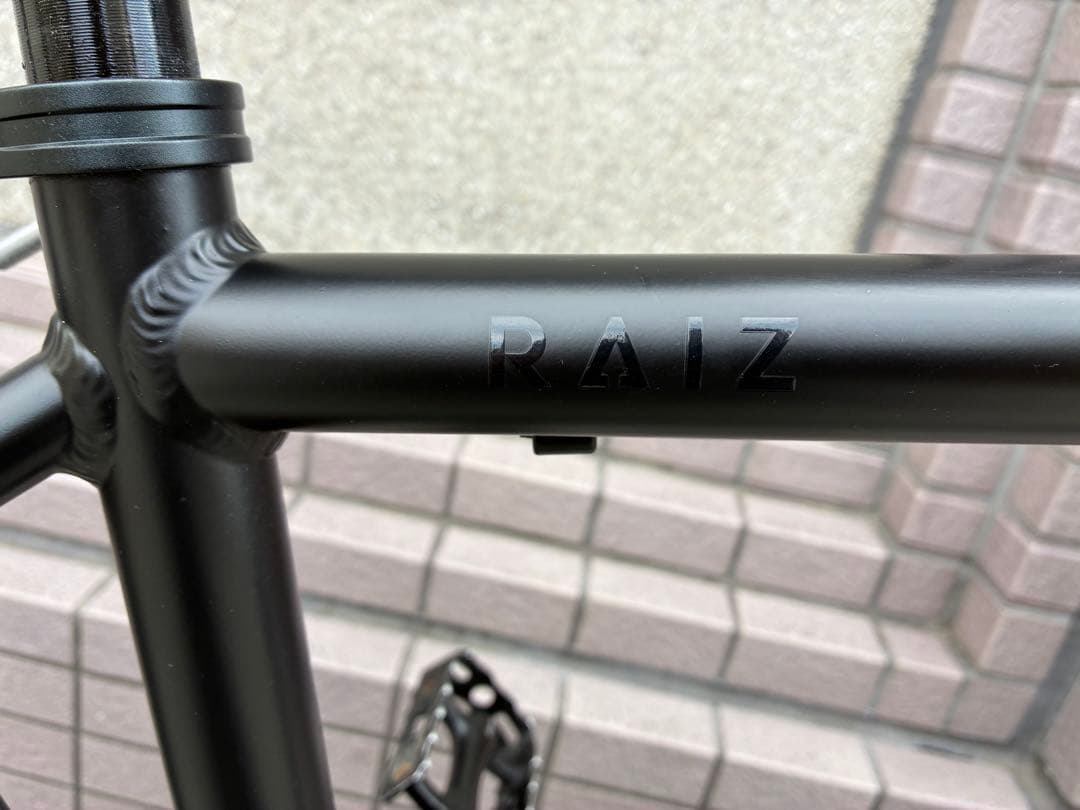 FUJI フジRAIZ 2023年　クロスバイク　マットブラック　18段　東京