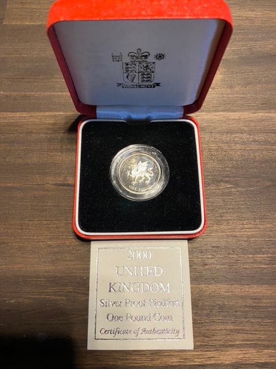 イギリス　1ポンド　ピエフォー　2000年　ドラゴン