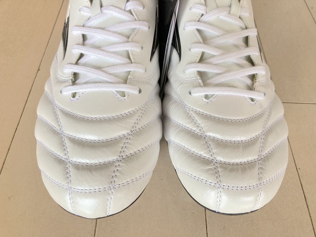 モレリアネオ4ジャパン　白　27.5㎝　新品。