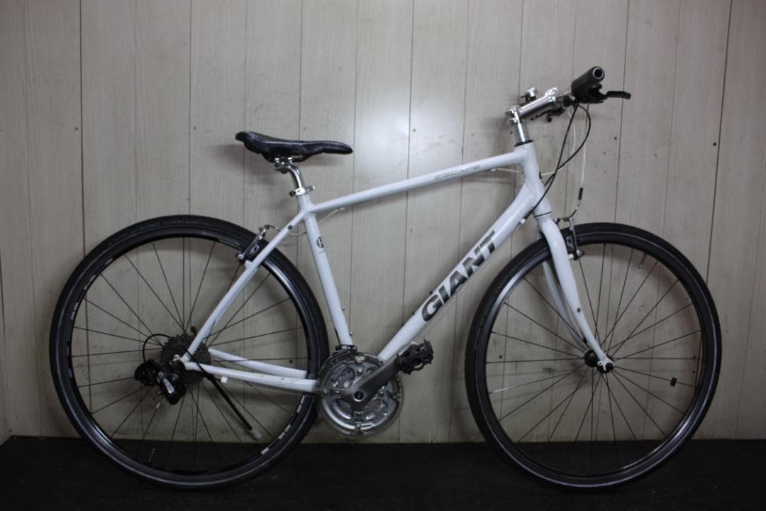 お*じ様 GIANT ESCAPE クロスバイク ホワイト 700C