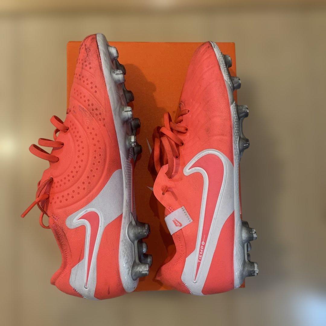 ナイキ(メンズ)サッカースパイク 人工芝用 ティエンポ レジェンド