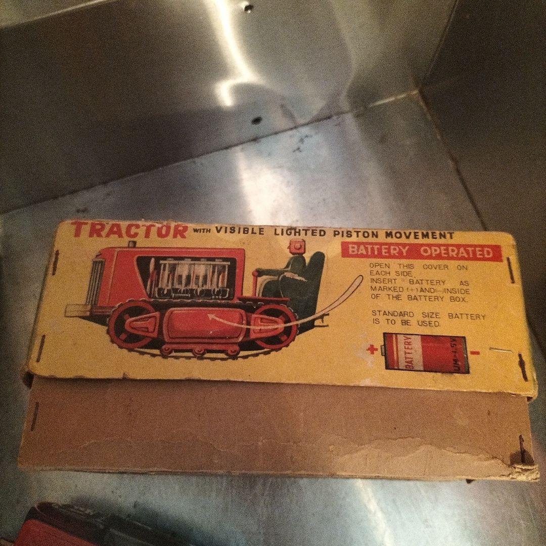 バッテリーオペレートトラクター　ブリキロボット
