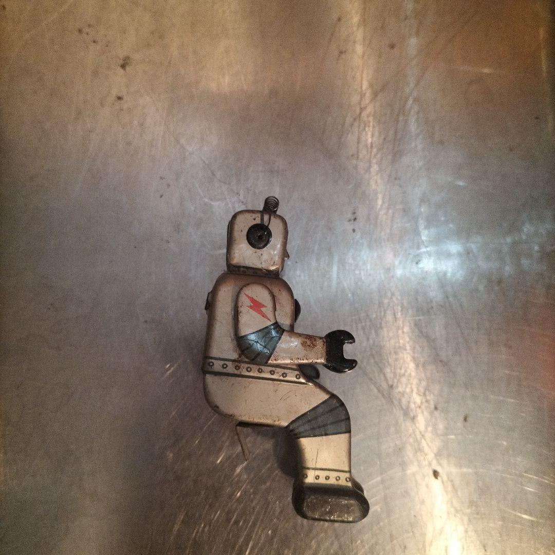 バッテリーオペレートトラクター　ブリキロボット