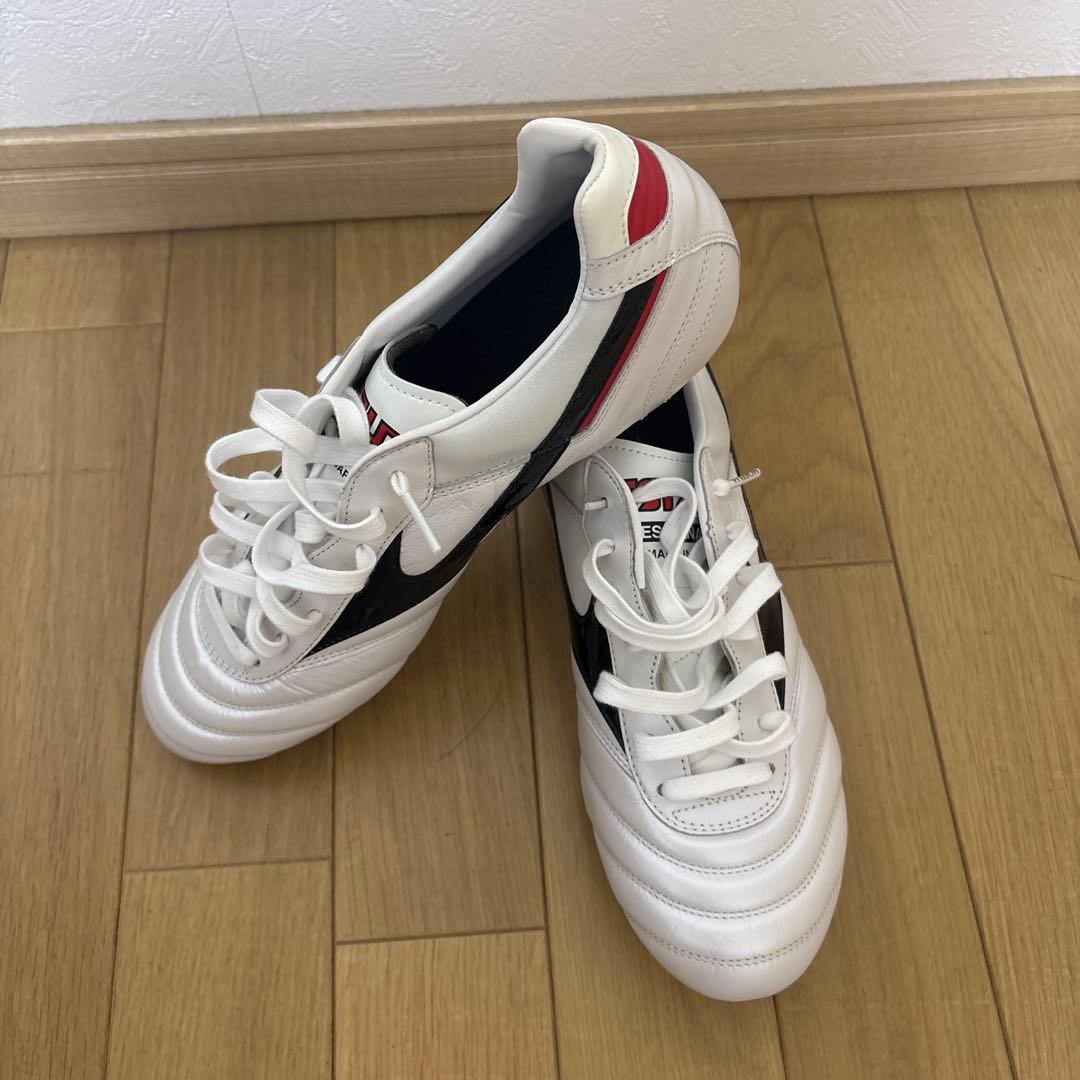 Mizuno Morelia サッカーシューズ ホワイト/ブラック/レッド