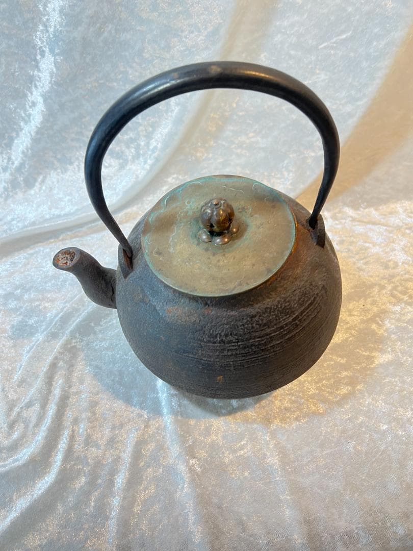 鉄瓶　蓋に龍文堂の刻印あり　銅蓋　無地