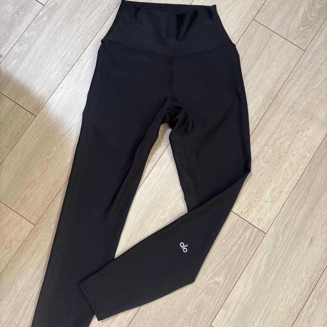 alo7/8 HIGH-WAIST AIRLIFT LEGGING XSブラック