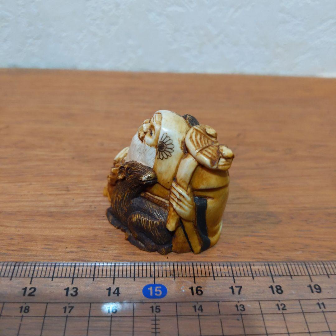 時代提げ物 七福神根付 天然素材 在銘【寿老人】高さ約3.5cm 重さ約30ｇ