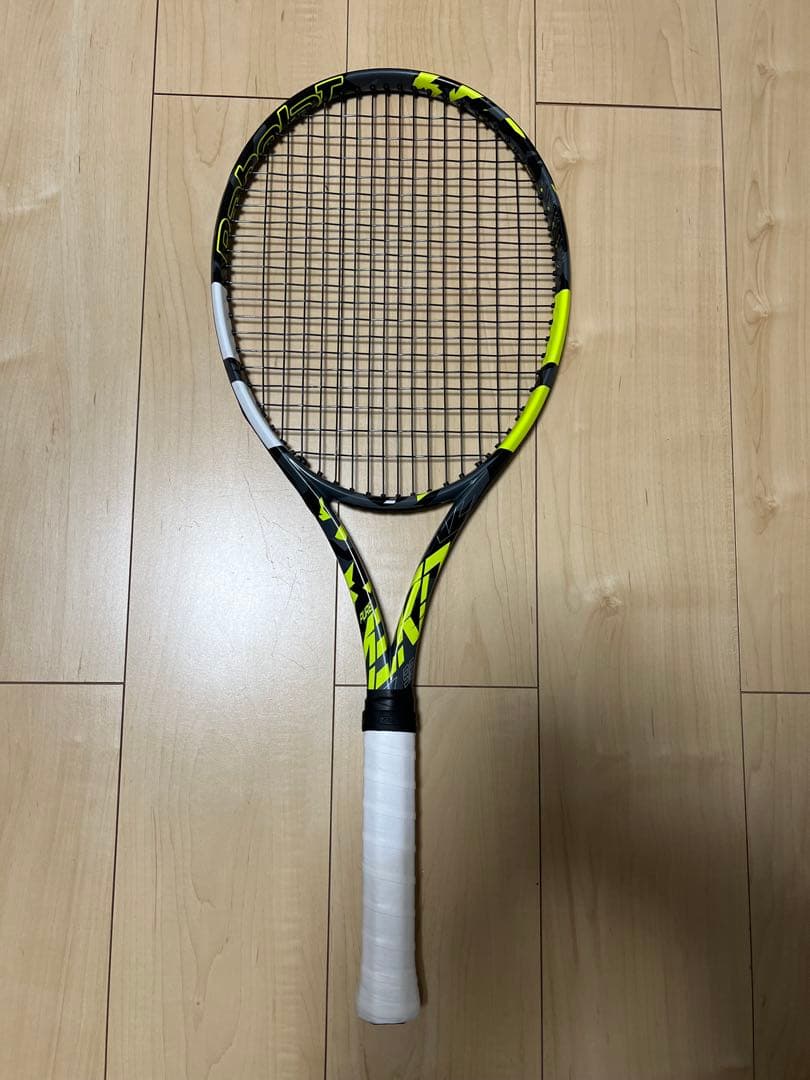 バボラ ピュアアエロ98 グリップ2