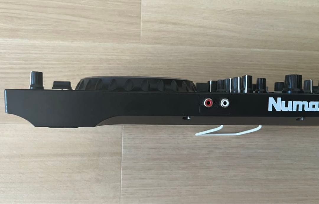 ⑥Numark Mixtrack Pro FX DJコントローラー