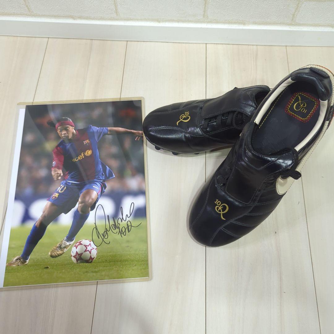 NIKE ロナウジーニョ ティエンポFGサイン入り写真