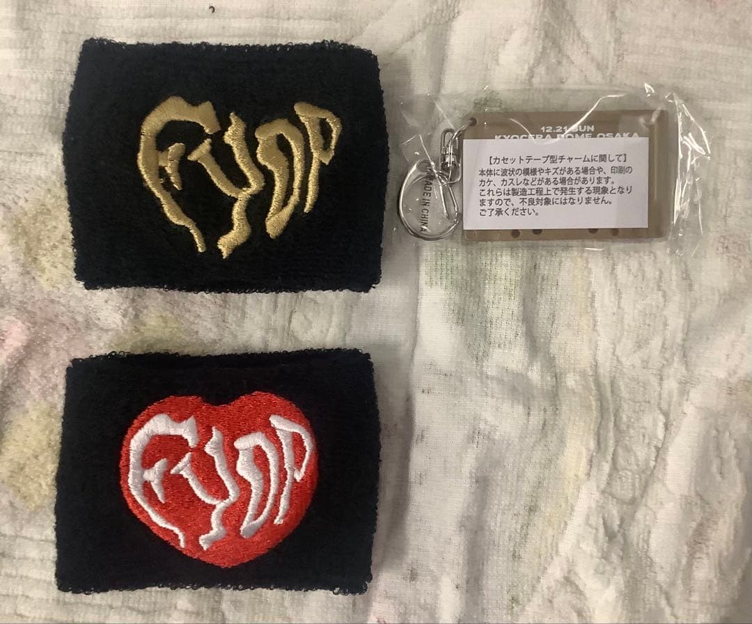 B'z 2025 ガチャ ファイナル 12/21 リストバンド カセットチャーム