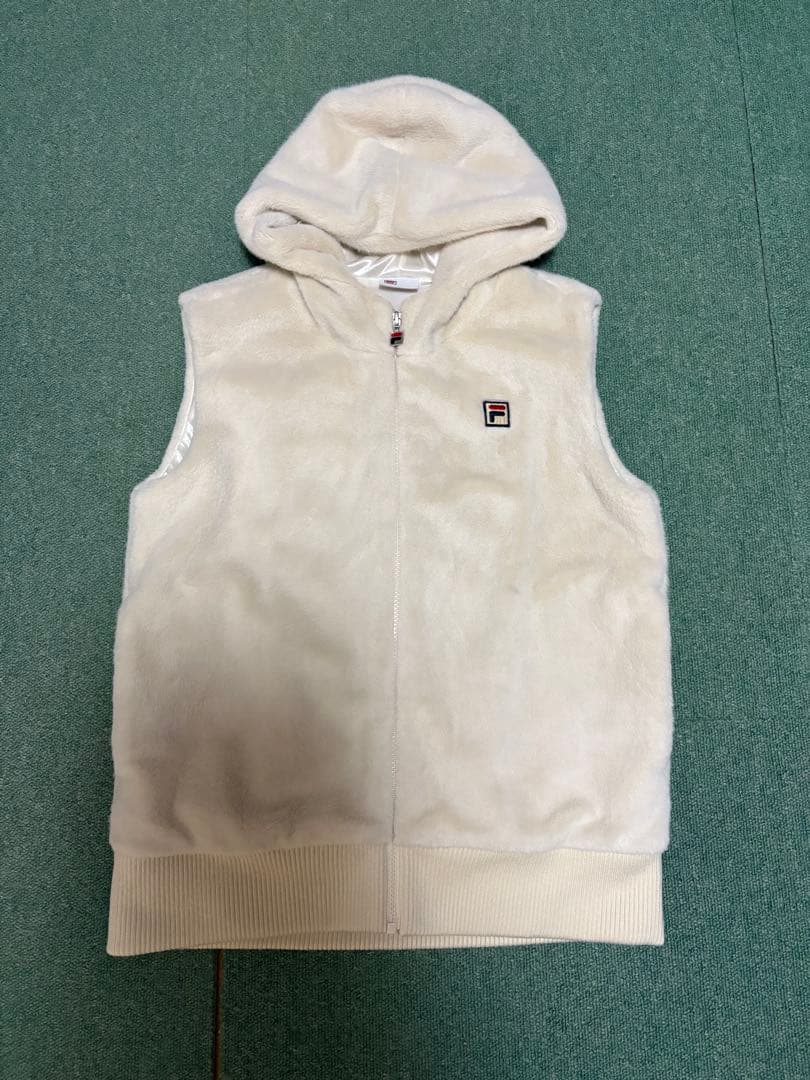 FILA モフモフ フード付きベスト ホワイト