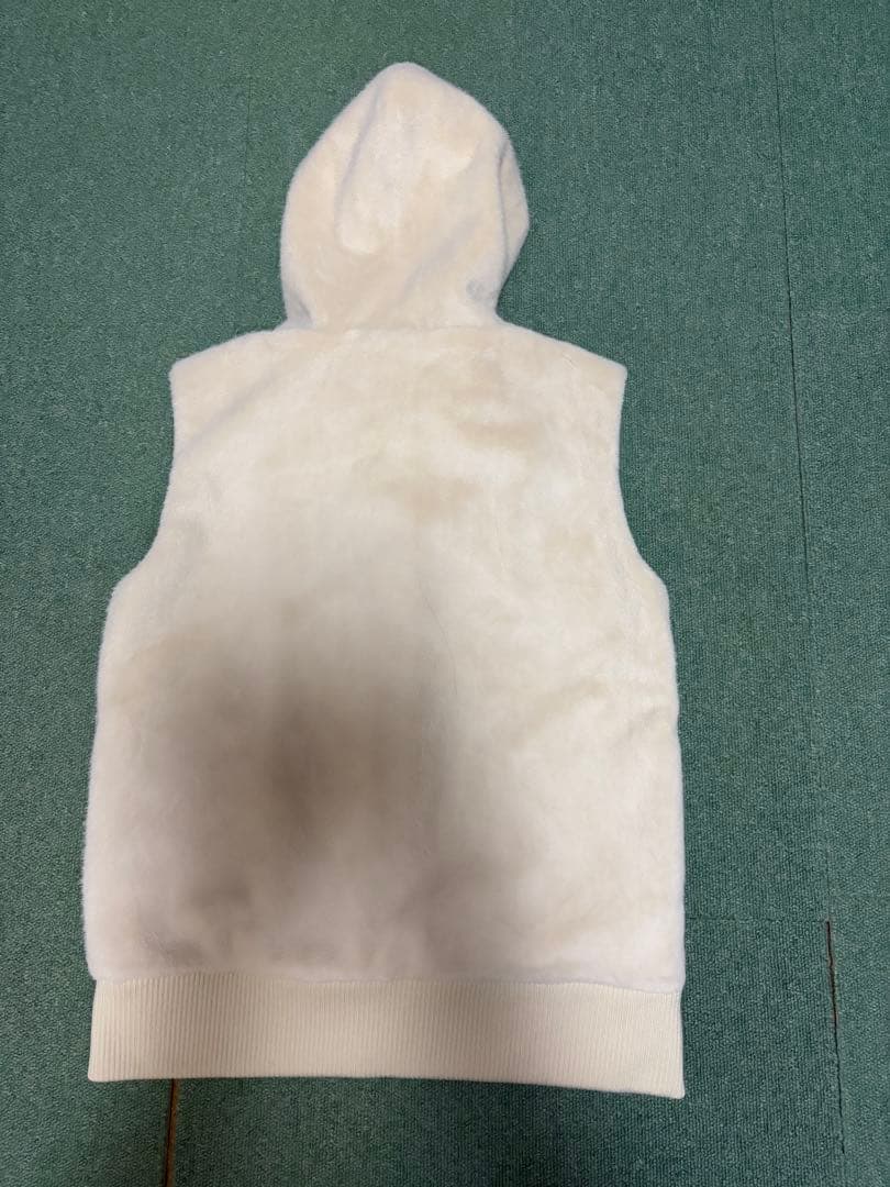 FILA モフモフ フード付きベスト ホワイト