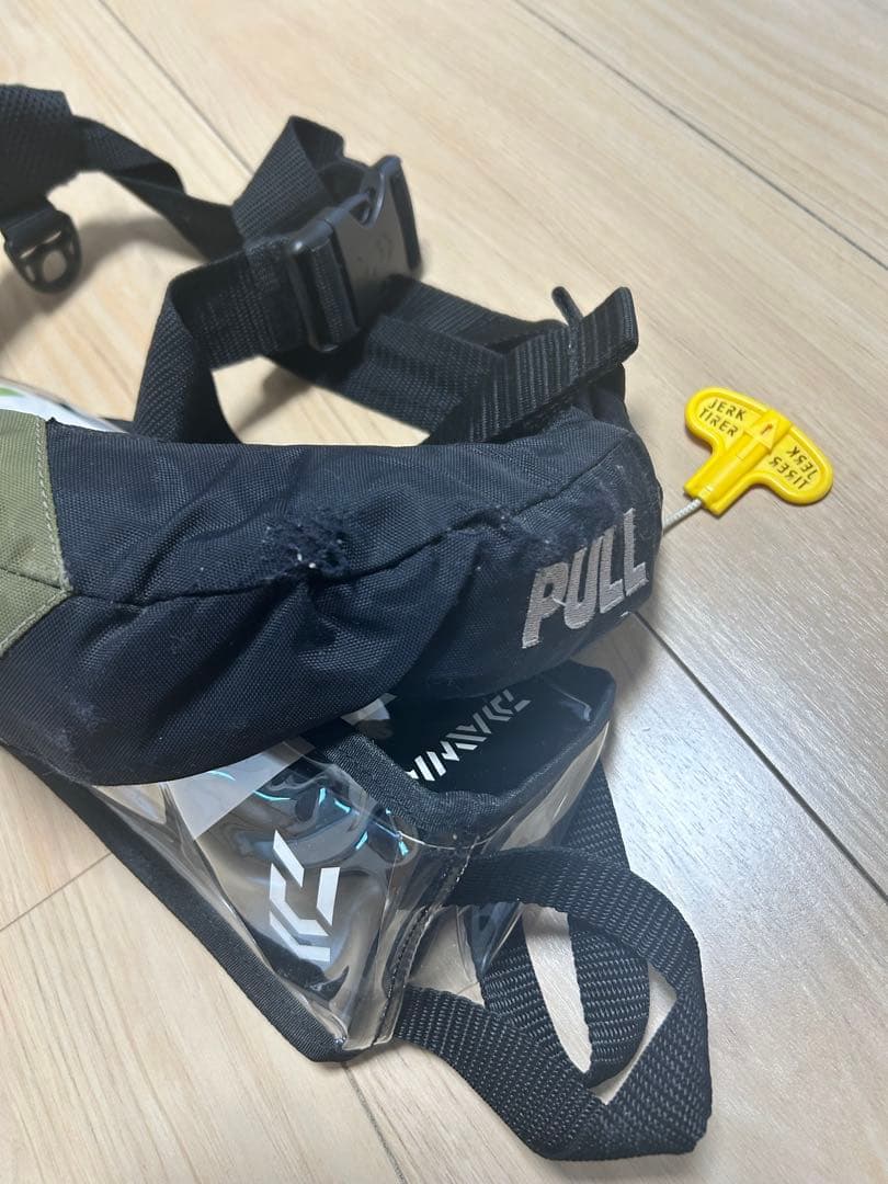 ダイワ　腰巻きライフジャケット