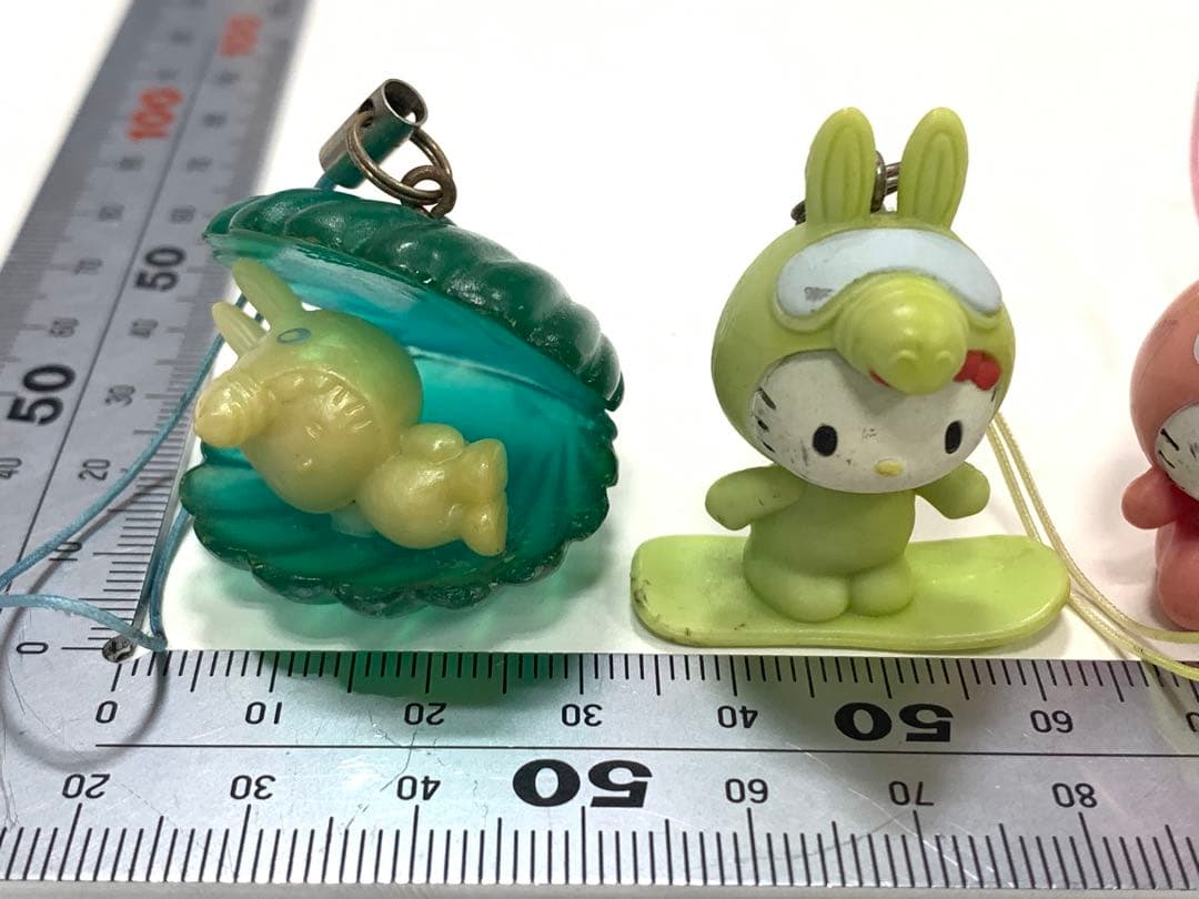 サンリオハローキティ　フィギュア　ミニチュア　4体セット　キーホルダー