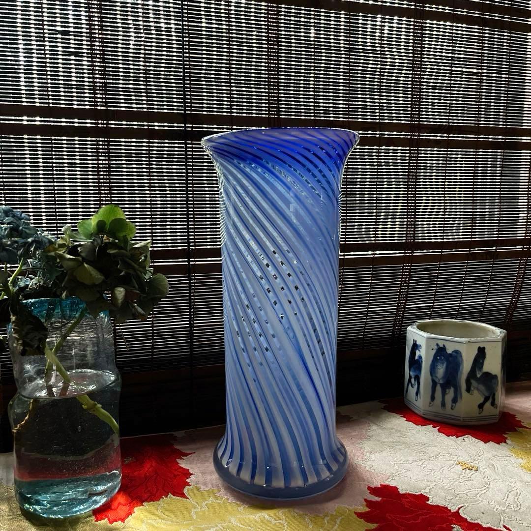 骨董　時代ガラス　希少　流線　スパイラル　反り口　円柱型　筒型　花器　花瓶
