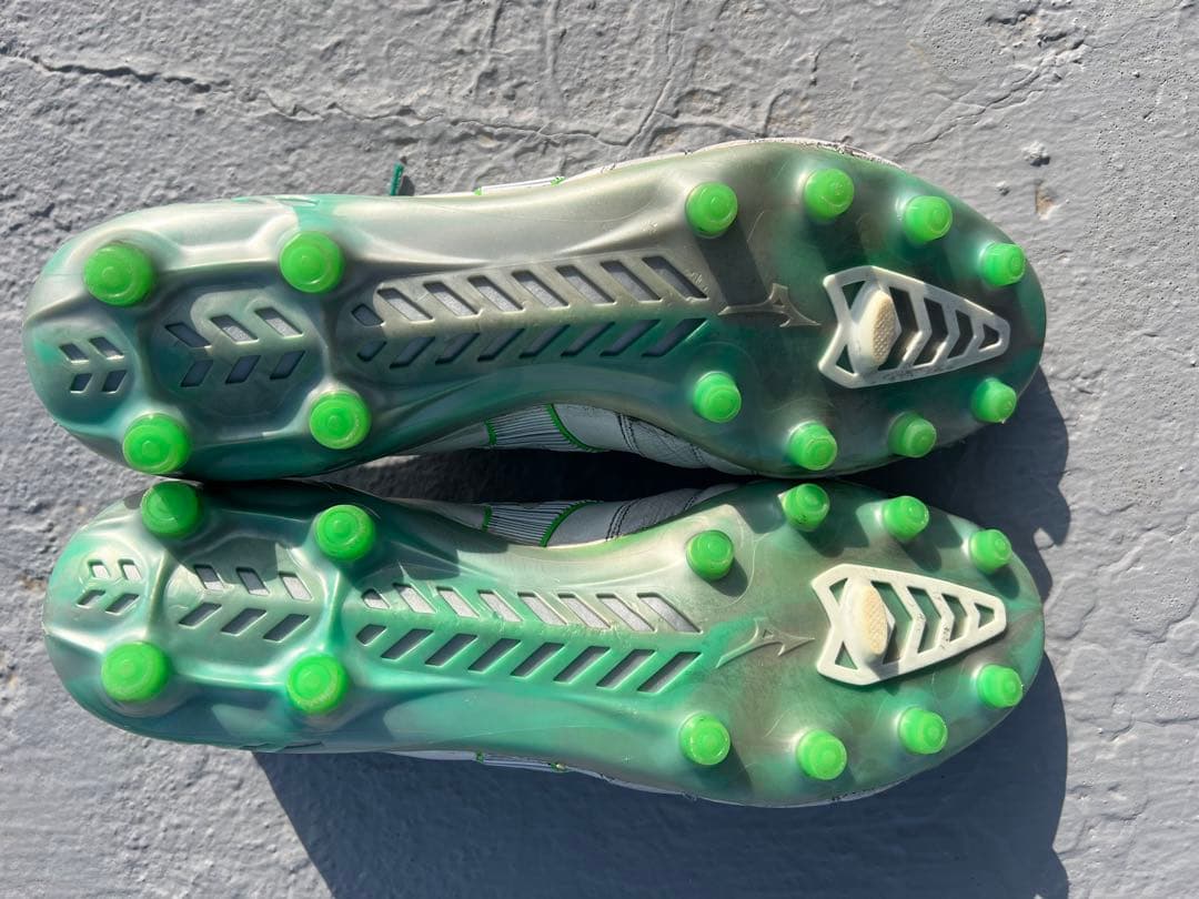 ミズノ　モレリアネオ3 グリーン　限定色