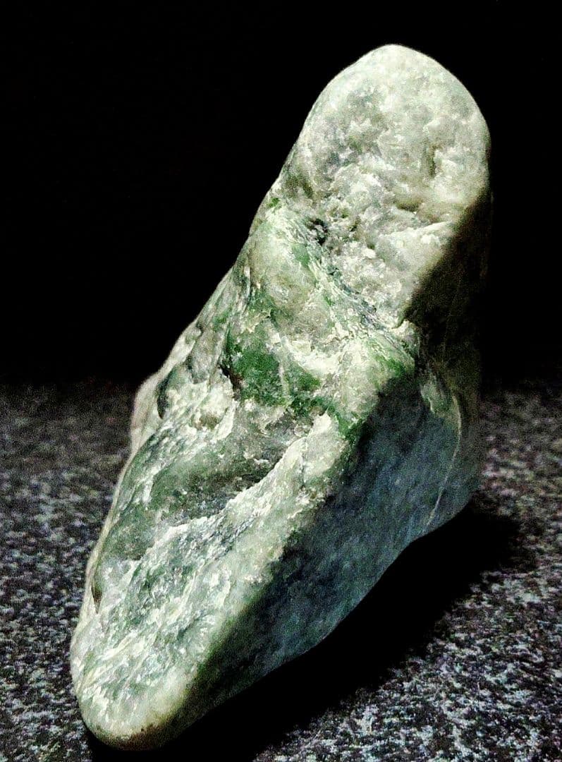 ★翡翠原石★糸魚川硬玉【小滝・川ズレ・507ｇ】