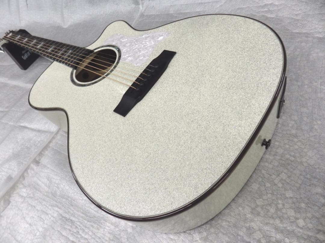 限定品　Sヤイリ　ラメ入り塗装　エレアコギター　YATK-1400EC/WHG