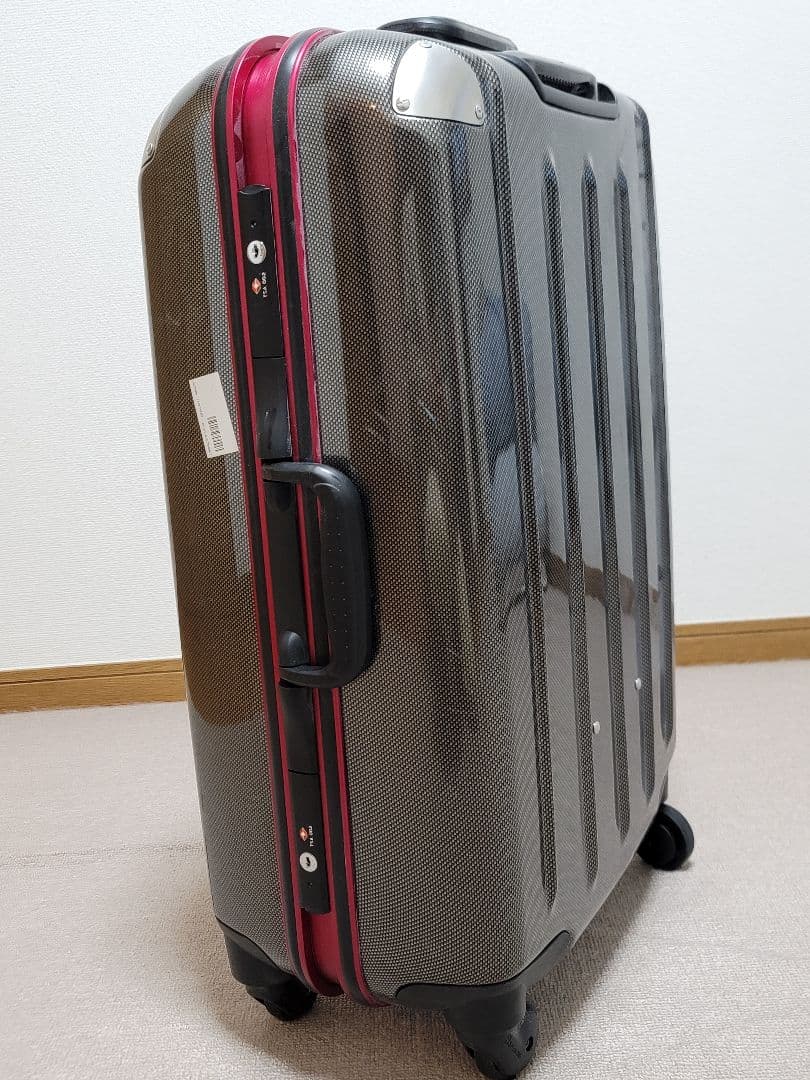 スーツケース