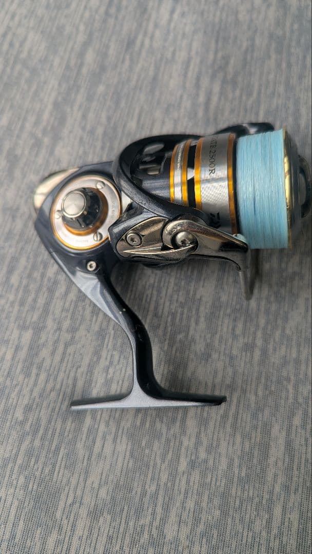 最終値下げ　 DAIWA　 CERTATE 2500R リール　ダイワ　リール