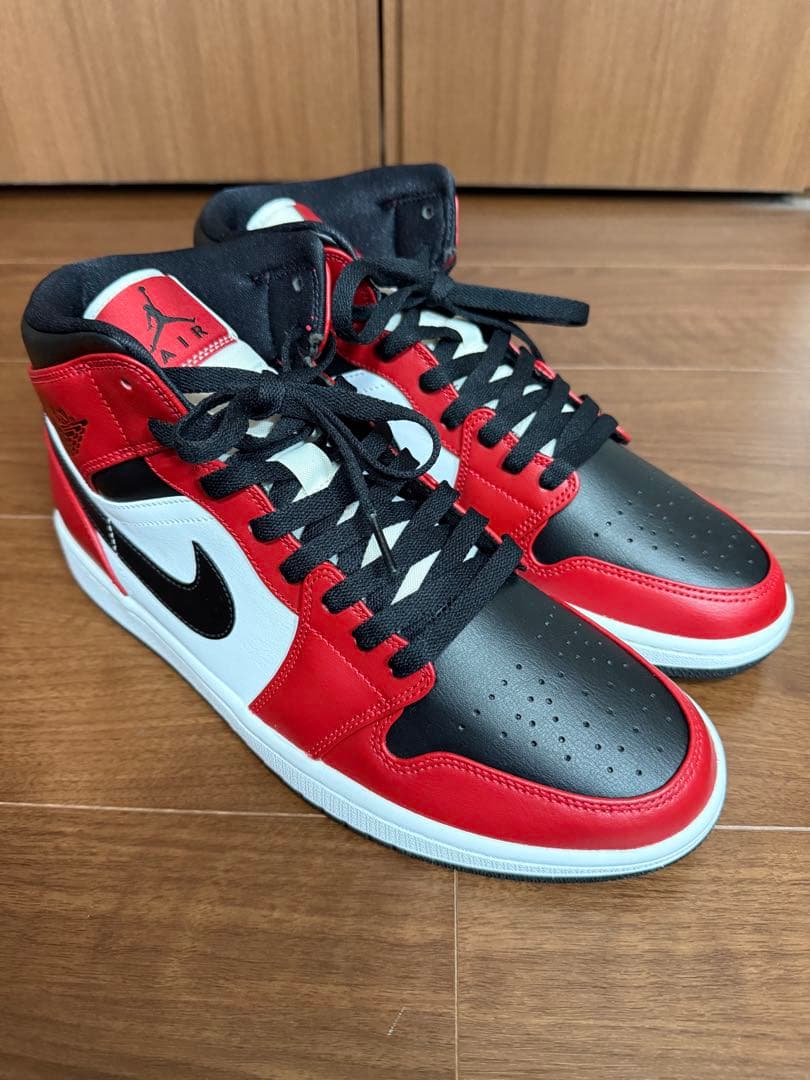 シューズ(男性用) Nike Air Jordan 1 Mid CHICAGO BLACK TOE