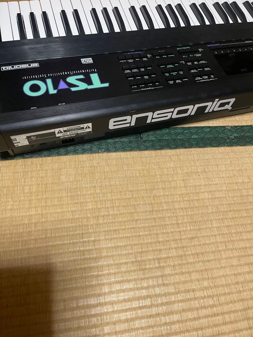 TS10 シンセサイザー