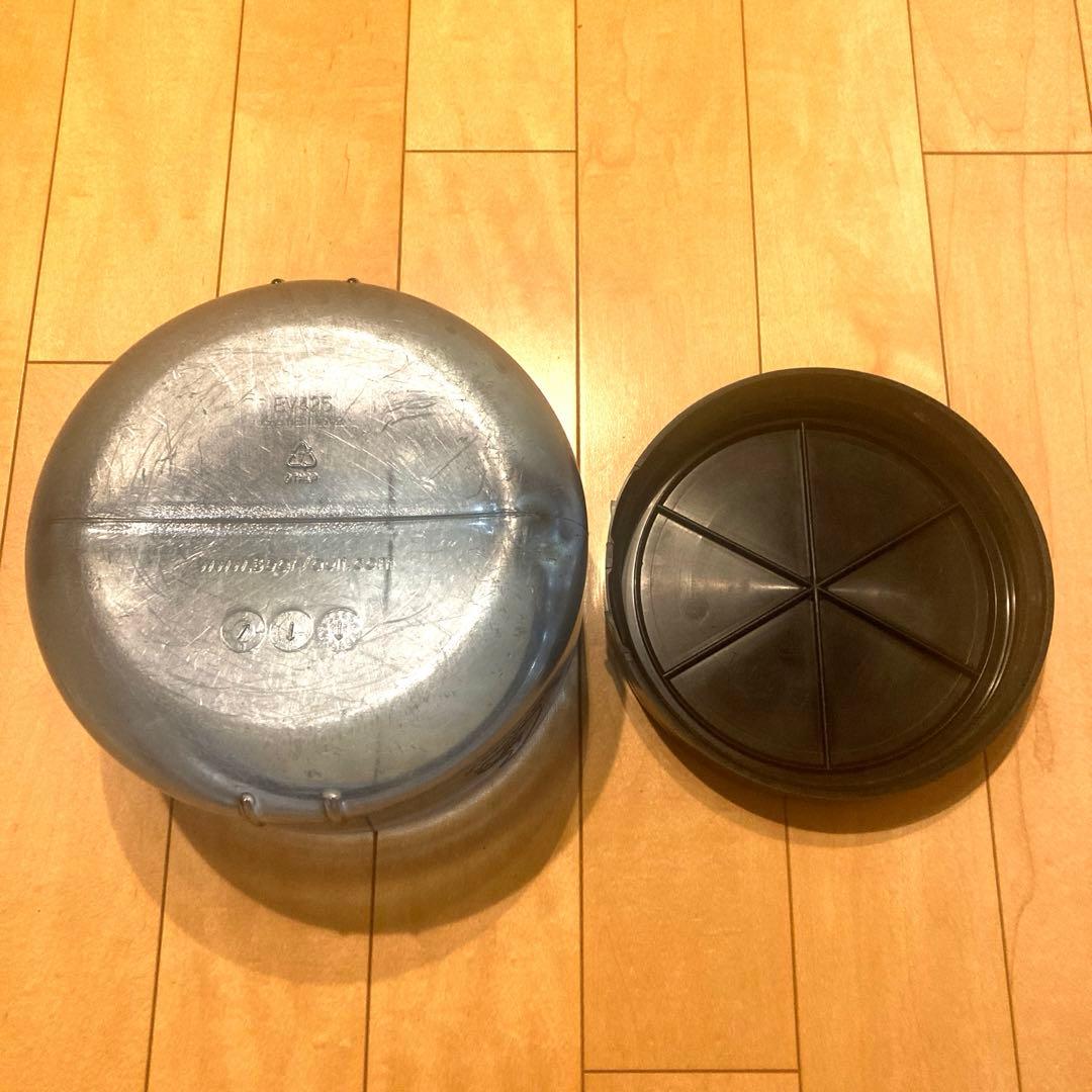 ベアキャニスター　ベアボルト　熊缶　Bearvalut JMT PCT 登山　山